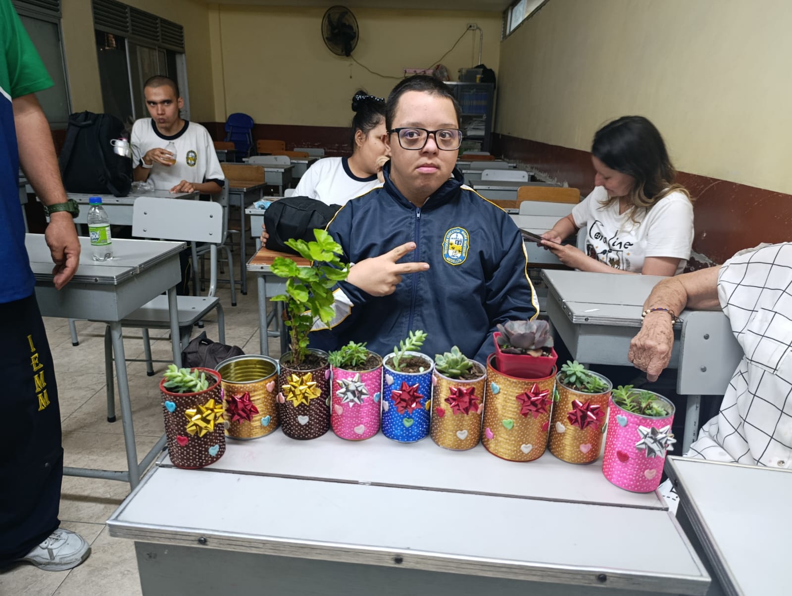 Nuestros lindos estudiantes nocturnos---- PURO TALENTO!!!